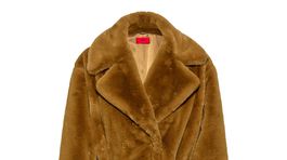 Dámsky kabát Hugo Boss. Zlacnený zo 399 eur na 249 eur.