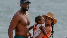 V bikinách na Havaji, zabúda na škandál! Gabrielle Union je v plážovej forme