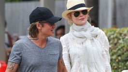 Stále zamilovaní ako študenti! Nicole Kidman sa od manžela ani nepohne