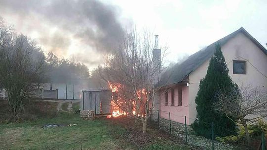 Motorest v Bzinciach pod Javorinou zachvátil požiar