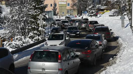 Do Tatier prúdia davy turistov. Kolóny sú väčšie ako v Bratislave