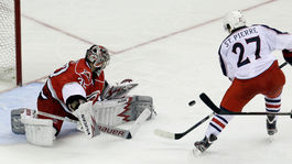 Slovan zbrojí. Získal dvojicu so skúsenosťami z NHL 