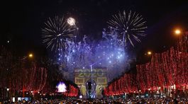Francúzsko Nový rok oslavy Paríž ohňostroj 2020