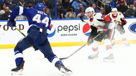 Komentátorov trhalo od smiechu. Gól roka v NHL neuznali 