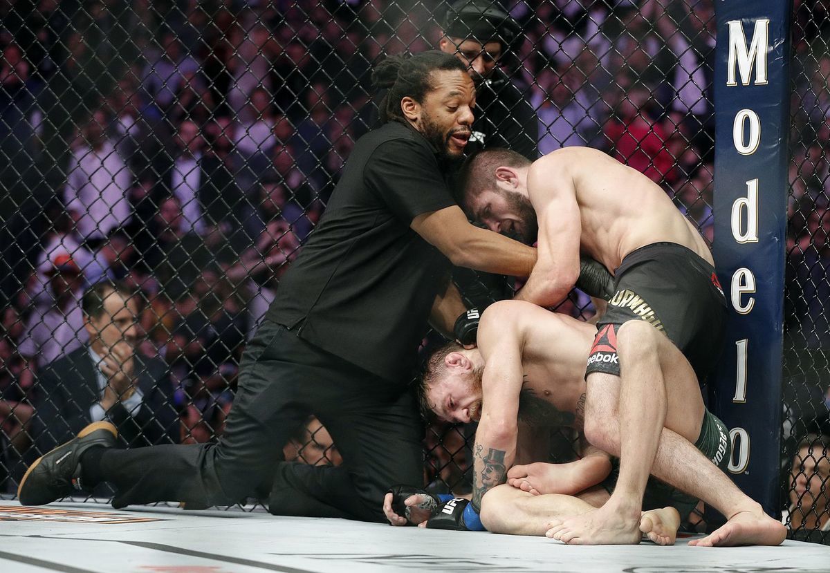 Conor McGregor v súboji s Chabibom Nurmagomedovom.