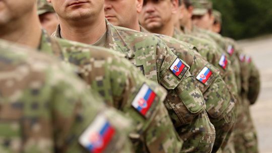 Ministerstvo obrany uzavrelo zmluvy na uniformy za vyše päť miliónov eur
