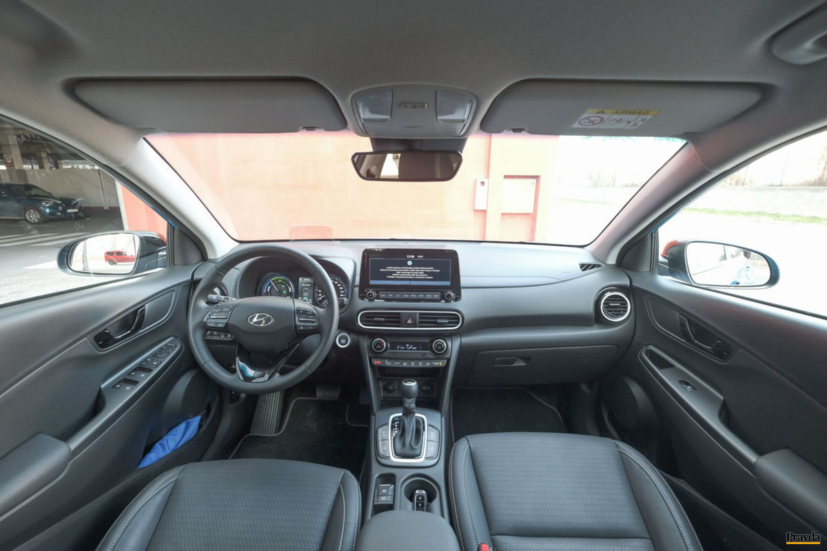 Interiér je takmer totožný s tým, ktorý Hyundai...