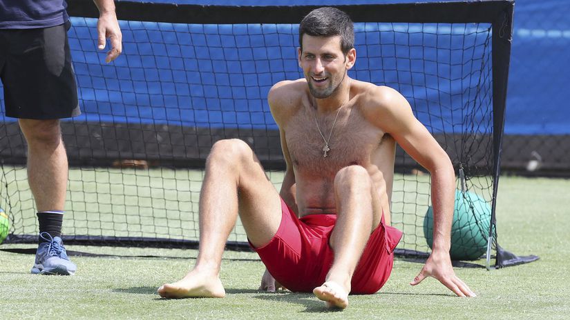 Futbalové rozptýlenie. Novak Djokovič ovláda...