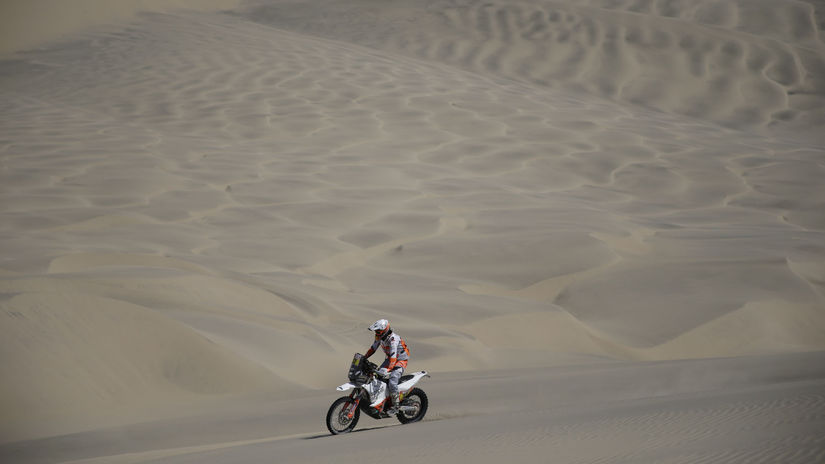 Laia Sanzová (KTM) na trati 7. etapy 41....