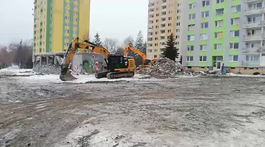 Búrací stroj odvážajú z Prešova. Pozrite sa, čo ostalo z paneláku