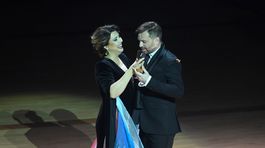 Úvodnému ceremoniálu dominovalo operné spojenie sopranistky Hrachuchi Bassenz a slovenského tenora Pavla Bršlíka. 