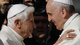 Emeritný pápež verzus pápež