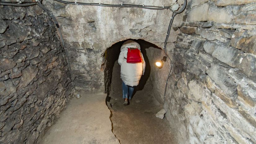 Niektoré priechody medzi jednotlivými pivnicami...