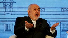 Zaríf priznal, že Iráncom po zostrelení lietadla klamali. Rúhání varuje Západ