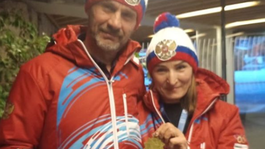 Pyšná dcéra a trénerka. Kuzminová priviedla rodičov k medailám