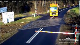 Kamionista o vlások unikol smrti. Náves zničil vlak