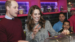 Princ William a vojvodkyňa Kate počas návštevy Kulfi milkshakes v anglickom Bradforde.