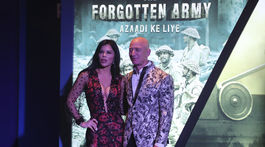 Najbohatší muž sveta Bezos v Indii: Všetky oči na výstrih jeho vyvolenej!