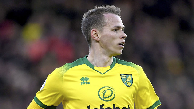 Ondrej Duda pri premiére v drese Norwichu.