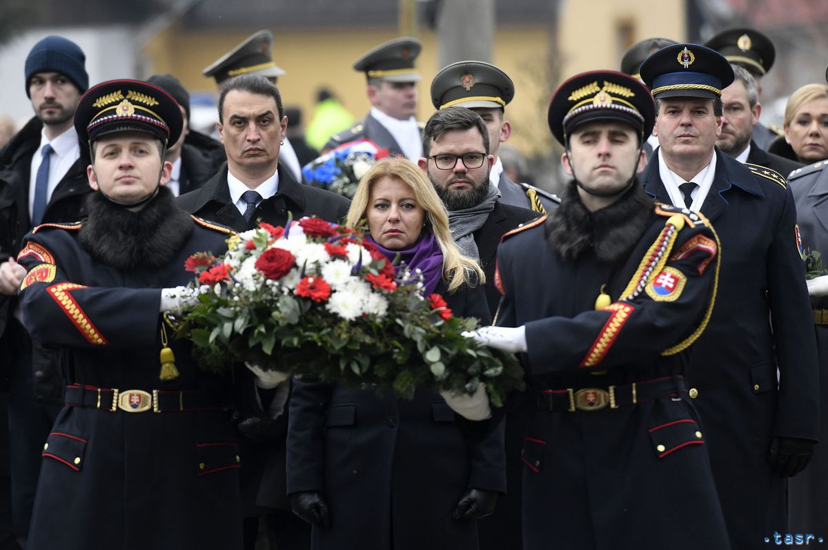 Prezidentka SR Zuzana Čaputová (uprostred)...