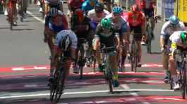 Skvelé pódium, Baška zdolal v špurte esá. Bennett má prvý triumf v QuickStepe