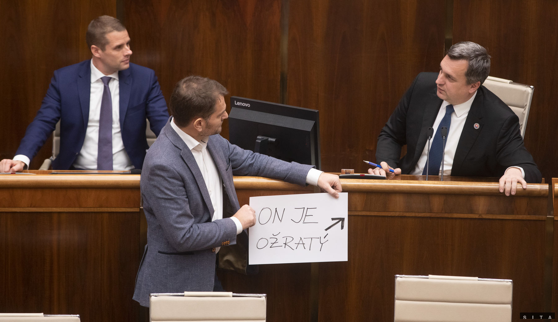Zľava: Poslanec parlamentu za stranu SaS Martin...