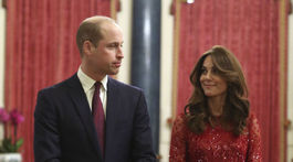 Princ William a jeho manželka Kate, vojvodkyňa z Cambridge na akcii v Buckinghamskom paláci. 