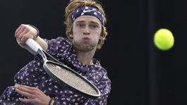 Slabá podpora, skvelé výsledky. Ruské talenty hrajú v tieni bitkárov