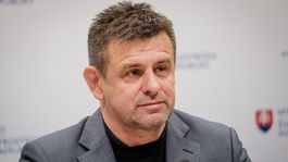 Minister Sólymos sa ospravedlnil za výtržnosť v centre Bratislavy a podal demisiu