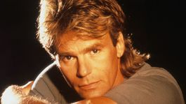 MacGyver sa nikdy neoženil! Dlhý zoznam jeho slávnych ex prekvapí: Witt, Hatcher...