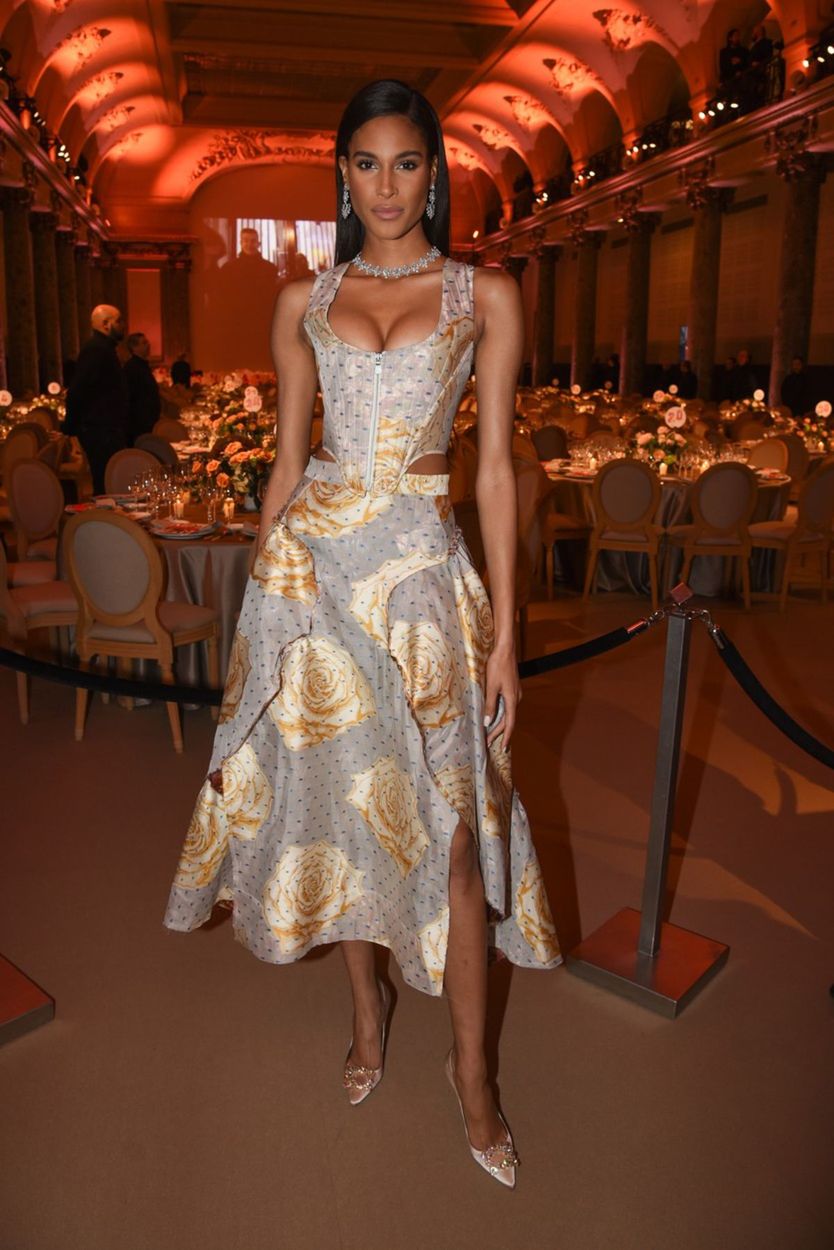 Topmodelka Cindy Bruna na charitatívnej večeri...