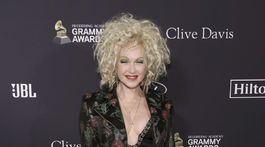Na párty Cliva Davisa pred vyhlásením cien Grammy prišla aj Cyndi Lauper.