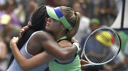 Ruská devuška „made in USA“ zachraňuje česť amerického tenisu