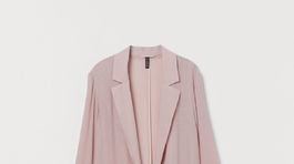 Dámsky ľahký kabát v pastelových tónoch. Predáva H&M, zlacnený zo 34,99 eura na 12,99 eura. 