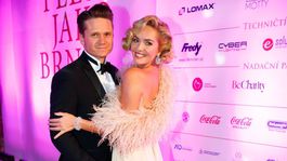 Kuchařová a Švantnerová ako krásne labute! Na plese ich nezatienil nik 