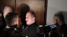 Súd pre Kotlebove šeky odročili, zvažujú prísnejšie posúdenie skutku