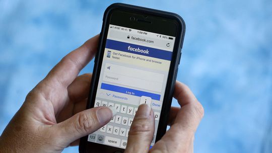Facebook spúšťa na Slovensku a v ČR 