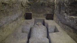 VIDEO: Egyptskí archeológovia odhalili staroveké hrobky a artefakty