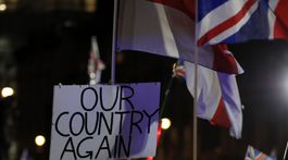 Reakcie na brexit: Macron napísal Britom otvorený list 