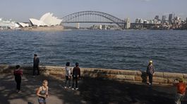  Vodič v Sydney vrazil na chodníku do skupiny detí, štyri zabil