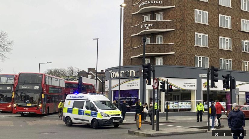Británia Londýn incident muž zastrelenie pobodaní