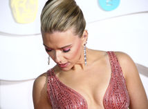 Herečka Scarlett Johansson na vyhlásení cien BAFTA.