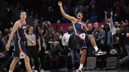 Erupcia radosti. Washington zvíťazil košom 0,2 sekundy pred koncom