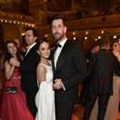 Na akcii sa objavila aj Veronika Nízlová v spoločnosti manžela. V šatách Pronovias. 