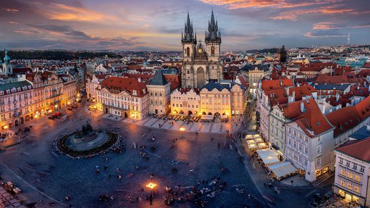 Troch ľudí vážne zranil výbuch barelu v Prahe