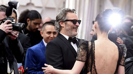 Zamilovaný Joker! Phoenix na oscarovom gala konečne so slávnou priateľkou