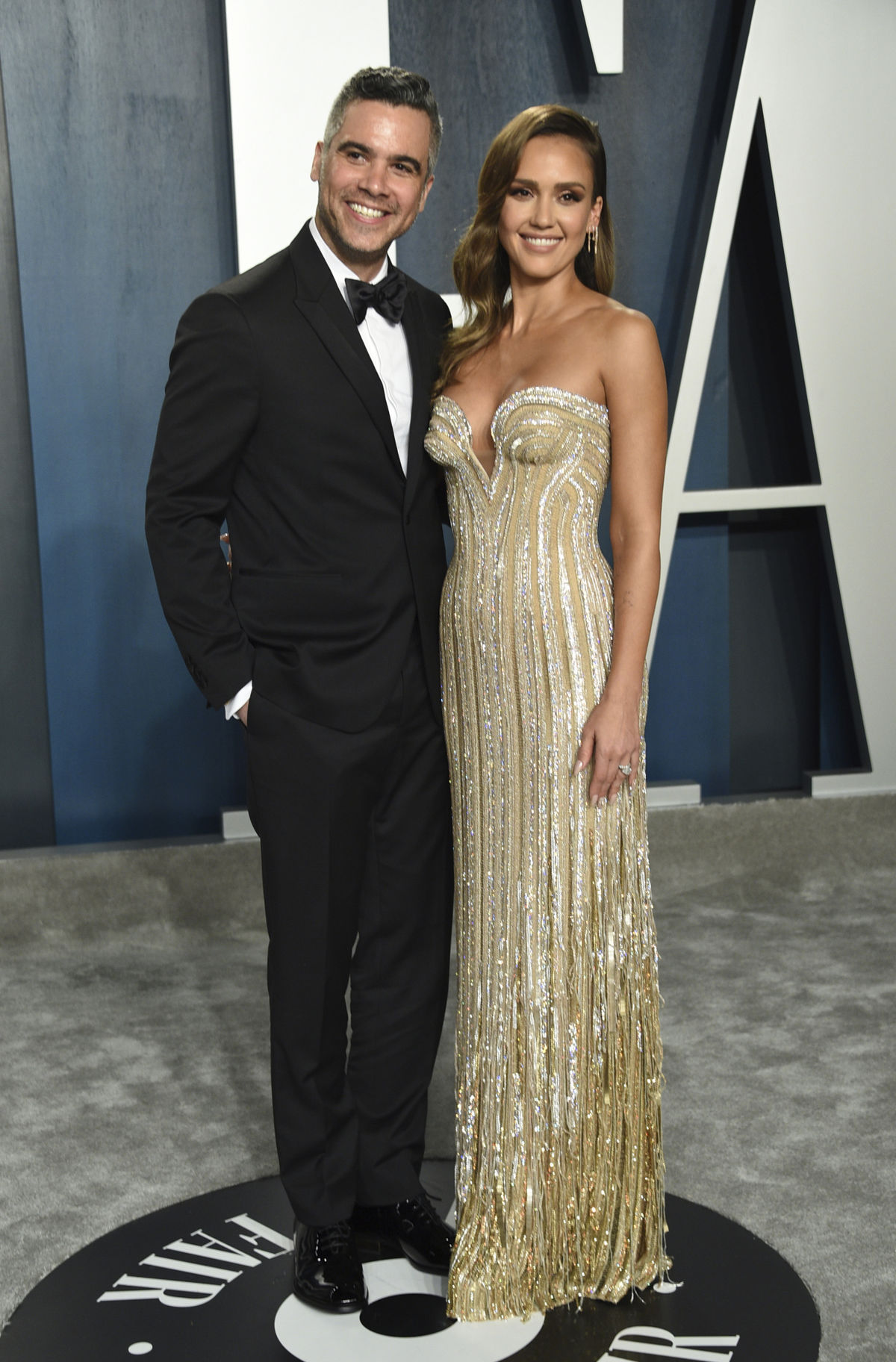 Herečka Jessica Alba v kreácii Atelier Versace....