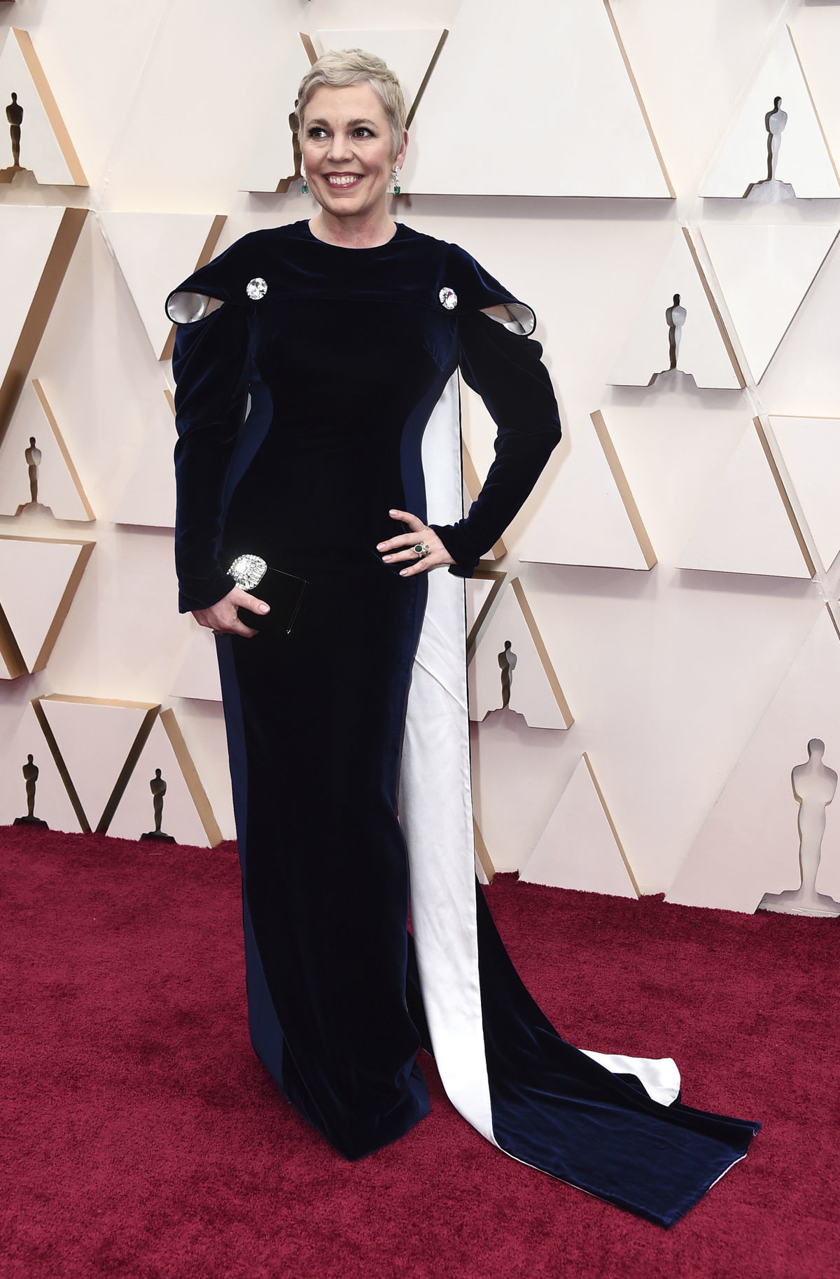 Herečka Olivia Colman v kreácii Stella McCartney.