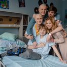 seriál červené pásky, červené pásky,