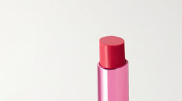 Lip Chic od Chantecaille, odtieň Coral Bell